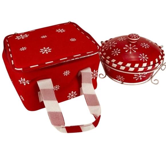 Temp-Tations Other - NEW Temp-Tations by Tara Snowflake 2 Qt. Casserole Dish and Insulated Carry Bag